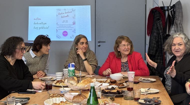 Conversations at the women's breakfast